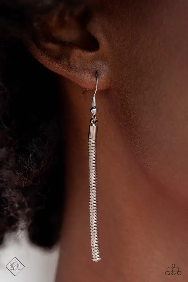 Necklaces Paparazzi Accessories HighStrung Habit White Iridescent Bead Silver Snake Chain Short Necklace Paparazzi Fashion Fix September 2023